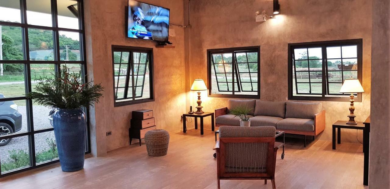 The Barn Hua Hin Hotel Ban Ban Khao Tao Exterior foto
